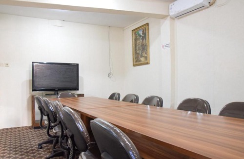 Surabaya House | RedDoorz near Pelabuhan Tanjung Perak 2 Surabaya