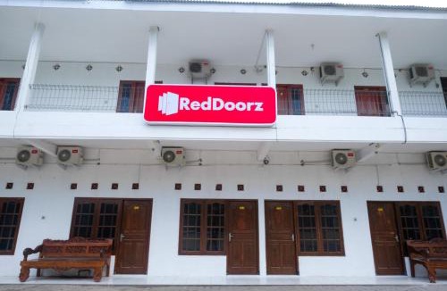 Catur Tunggal Hotel | RedDoorz near Plaza Ambarrukmo Yogyakarta