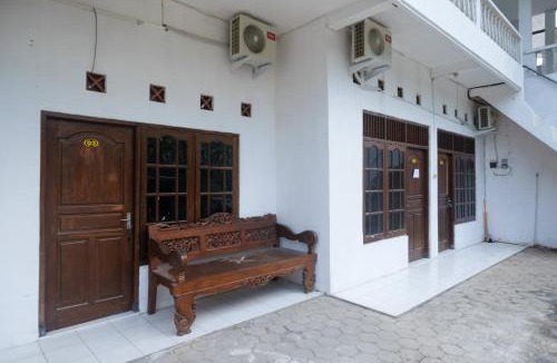 Catur Tunggal Hotel | RedDoorz near Plaza Ambarrukmo Yogyakarta