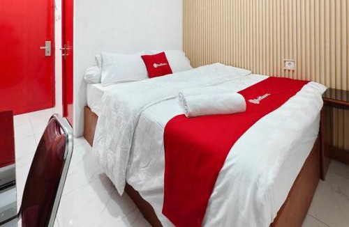 Surabaya House | RedDoorz near RSUD dr Soewandhie 3