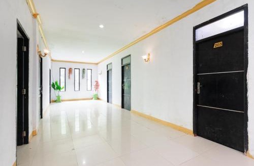 Tanjung Uncang House | RedDoorz Near RSUD Embung Fatimah Batam