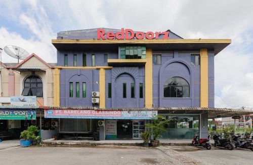 Tanjung Uncang House | RedDoorz Near RSUD Embung Fatimah Batam