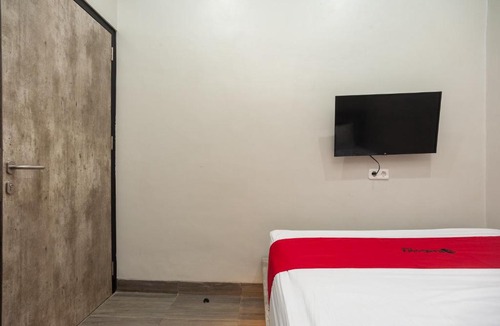 Rajabasa Hotel | RedDoorz Plus at Eskole ITERA Lampung