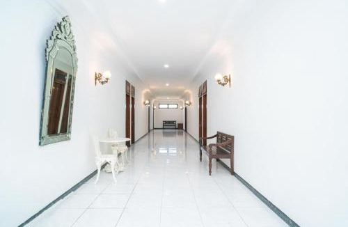 Banjarsari Hotel | RedDoorz Plus at Hotel Surya Solo
