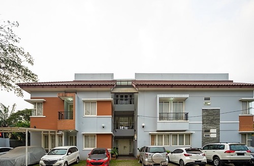 Binong Hotel | RedDoorz Plus Near Siloam Karawaci