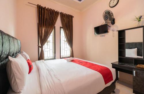 Bukittinggi Hotel | RedDoorz Syariah at D'Ostha Residence