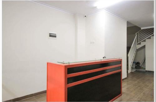 Jakarta Hotel | RedDoorz Syariah @ Jatinegara