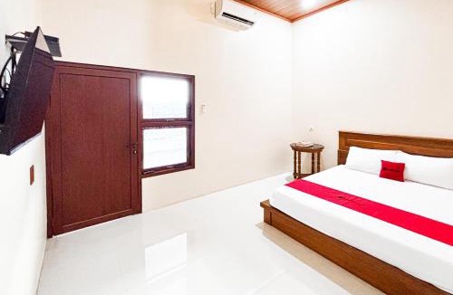 Klaten Hotel | RedDoorz Syariah near Exit Tol Klaten