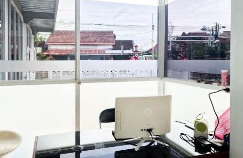 Klaten Hotel | RedDoorz Syariah near Exit Tol Klaten