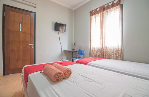 Cibiru House | RedDoorz Syariah near Krida Nusantara