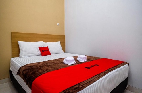 Surakarta Hotel | RedDoorz Syariah near Perempatan Kartasura