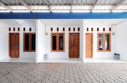 Bekasi Hotel | RedDoorz Syariah Plus near Jatiwarna Toll Gate