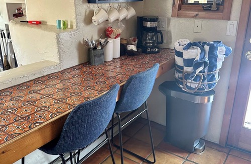 Broadmoor House | Relaxing Casita With Hot Tub Near The Broadmoor