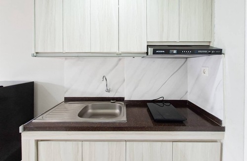 Tangerang Apartment | Restful And Serene Studio Room At Apartment Trimezia - Beverly 90210