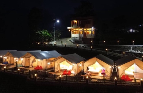 Cigugur Hotel | royal mulia glamping