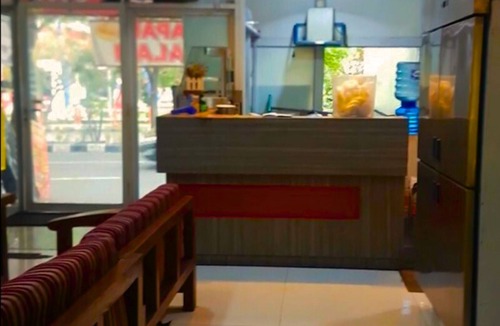 Surabaya Hostel | Rubikz Hostel & Cafe
