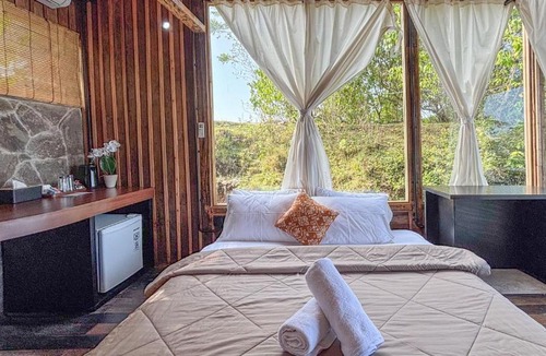 Suraberata Villa | Salty Cabin Sunset Views Yeh Leh Beach