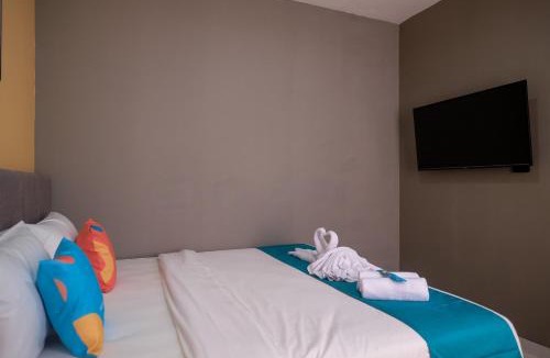 Banjarsari Hotel | Sans Hotel Fourth Loft Solo