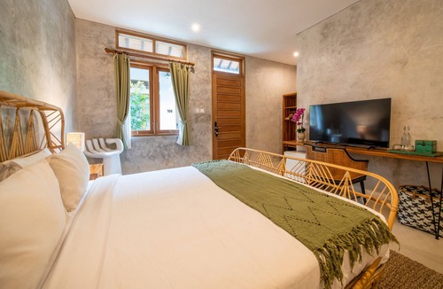Berawa Bed & Breakfast | Seaside Boutique Hotel 102 (30m from beach)