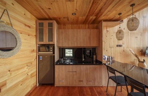 Pancawati Resort | Selayang Oribu - Cabin on the Mountain