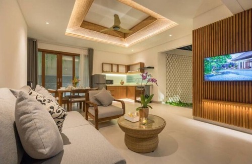 Nakula Villa | Seminyak Balinese Style Villa with Tropical Garden