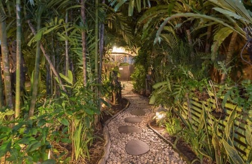 Nakula Villa | Seminyak Balinese Style Villa with Tropical Garden