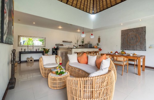 Batubelig Villa | Seminyak Oasis -2 BR Villa