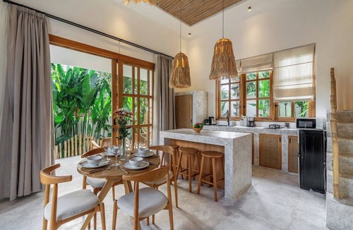 Singakerta Villa | Semiramida - Unique 2BR Villa w Outdoor Bath, Pool+Huge Garden