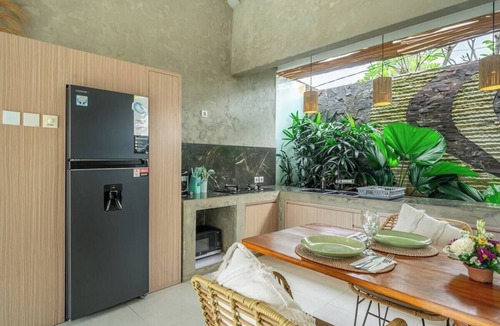 Banjar Semer Villa | Serene 2BR Retreat w Pool & Lounge, Canggu's Heart