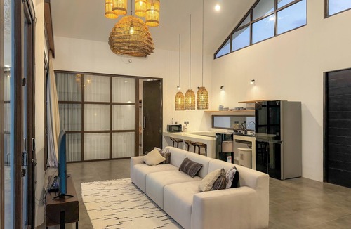 Sukawati Villa | Serene 2BR Villa - Infinity Pool & Green Views