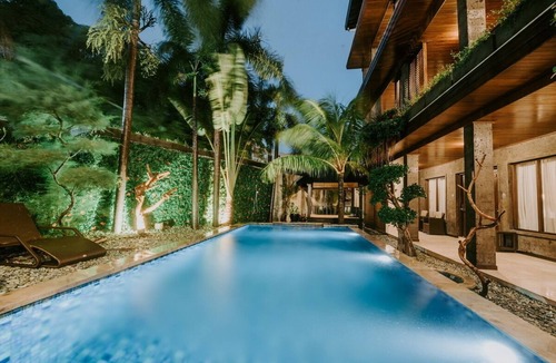 Dewi Sri Hotel | SL1002 - 1 Bedroom Deluxe Suite in Legian