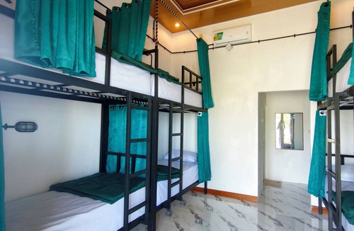 Selong Belanak Hotel | Snooze Hostel