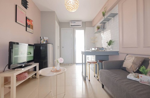 Jatinegara Apartment | Soft Toned And Comfy 2Br Near Mall At Bassura City Apartment