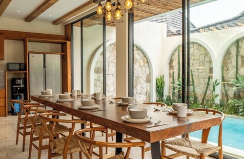 Tuban Villa | Spacious 4-bedroom Private villa in charming in Kuta with Swimming Pools