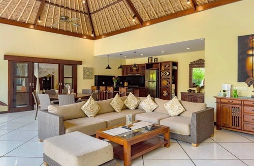 Drupadi Villa | Spacious 4BR - Villa Santai - Central Seminyak