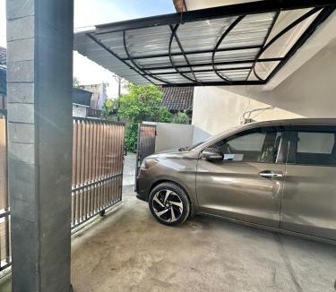 Surakarta House | Spacious House - Ngemplak, Surakarta