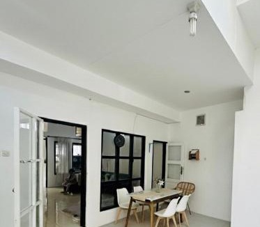 Surakarta House | Spacious House - Ngemplak, Surakarta
