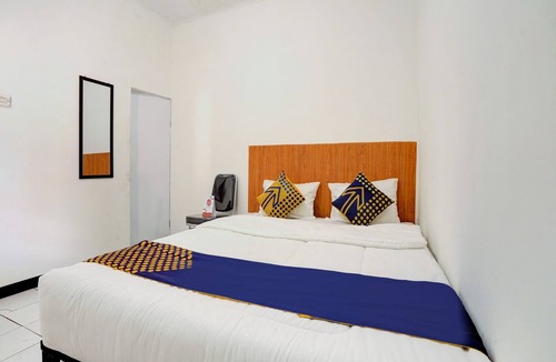 Bandung Hotel | Spot ON 90200 Pondok Sabaraya Cileunyi Syariah