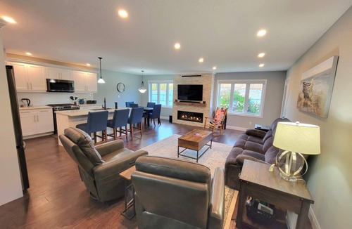 St. Mary's House | Stonetown Stay. Relaxing retreat in St. Marys. Amazing fireplace and pool table.