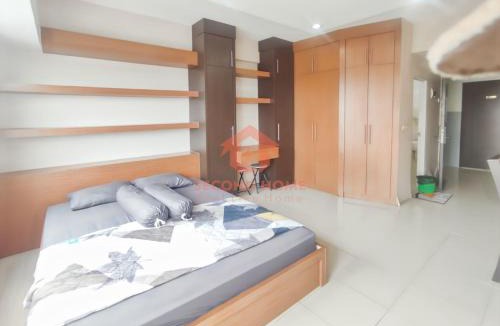 Pondokcina Apartment | Strategic Studio Depok Park View Pool & Wi-Fi
