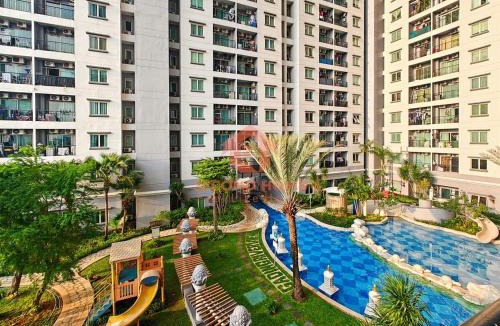 Kelapa Gading Barat Apartment | Stylish 2BR MOI Apt Pool, Gym, Wi-Fi