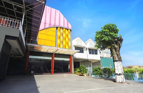 Malang House | Stylish DBL Suite Escape W/Free WiFi and Parking