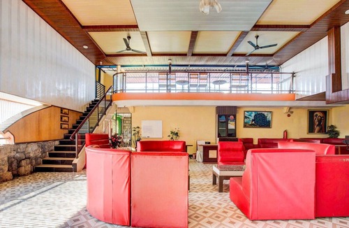Batam House | Stylish DBL Suite Escape W/Free WiFi and Parking