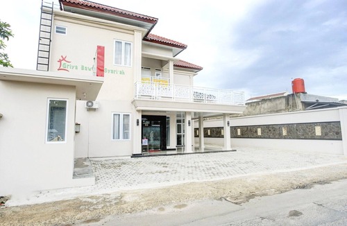 Bandar Lampung House | Stylish Double Suite Escape with Parking Access