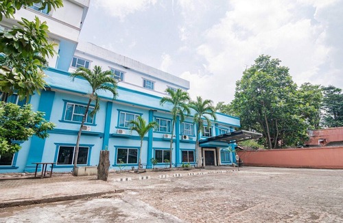 Pekanbaru House | Stylish Twin Suite Escape W/Free WiFi and Parking
