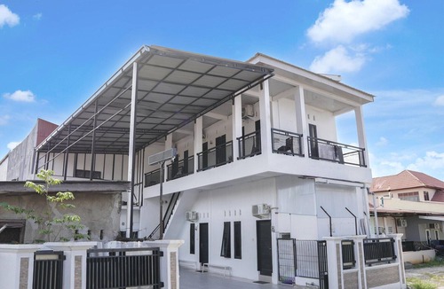 Padang House | Stylish Twin Suite Escape W/Free WiFi and Parking