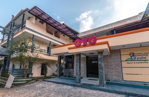 Megamendung House | Stylish Twin Suite Escape W/Free WiFi and Parking