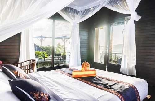 Mushroom Bay Hotel | Sunrise Ocean Hut's Lembongan