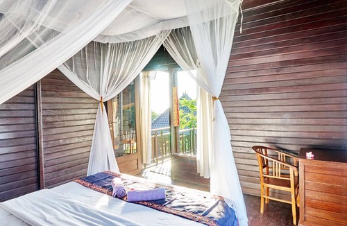 Mushroom Bay Hotel | Sunrise Ocean Hut's Lembongan