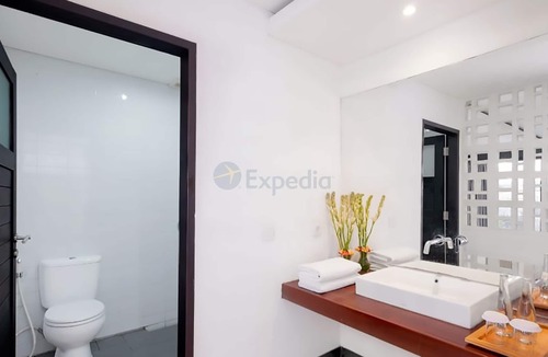 Kuta Hotel | The Kanjeng Suites Kuta Galeria - Bali